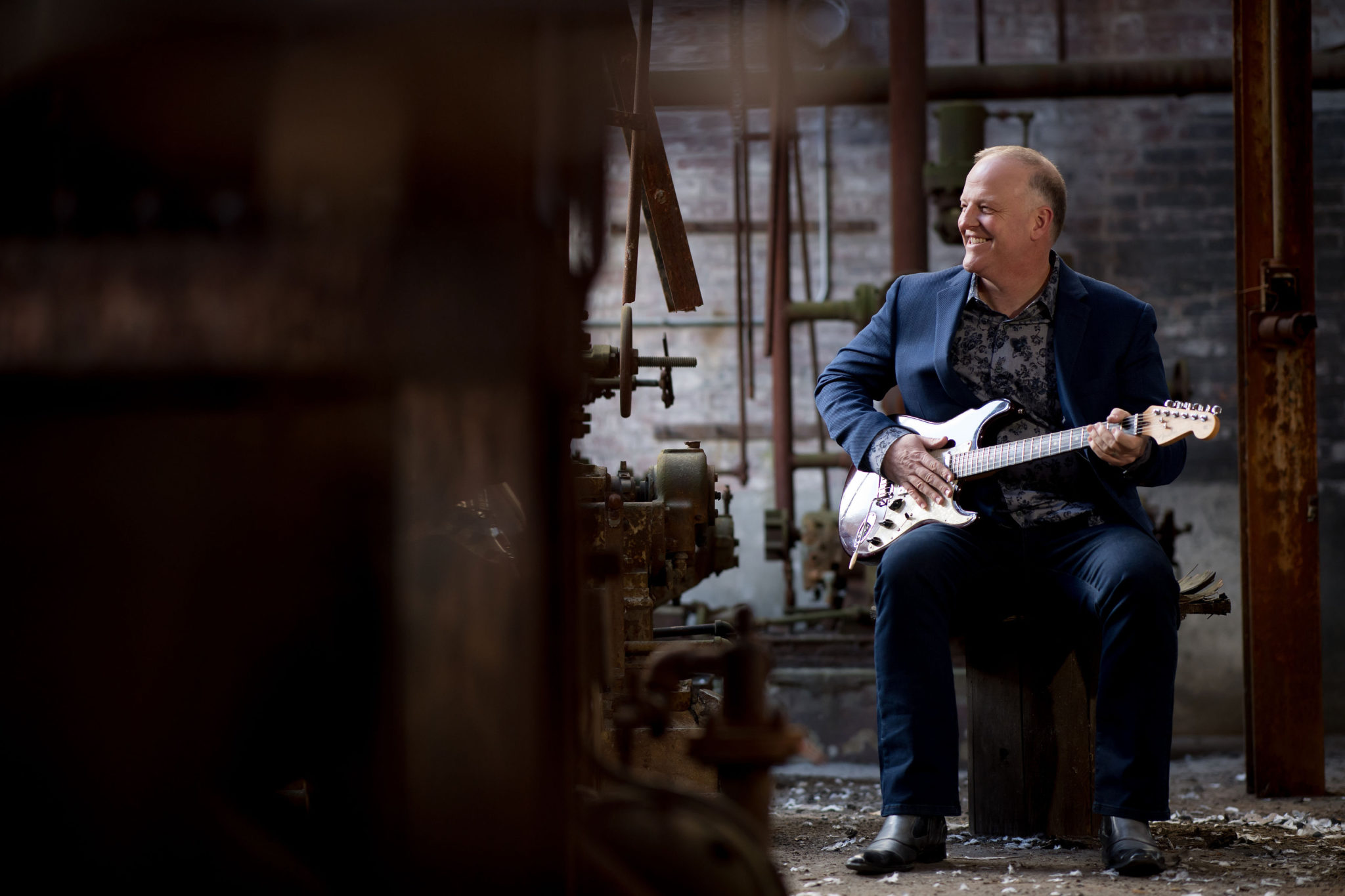Massachusetts blues-rocker Albert Cummings reveals lyric video for 'Queen of Mean'